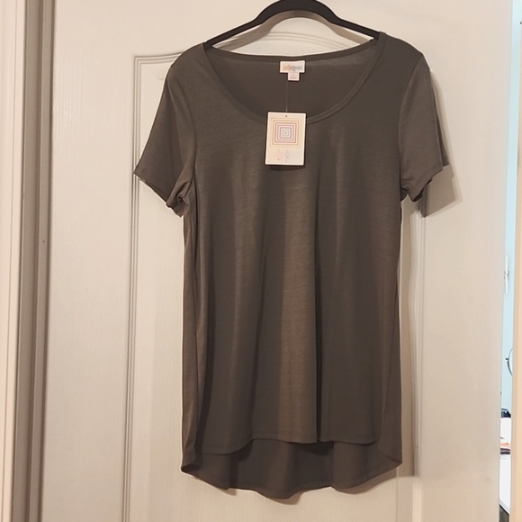 LuLaRoe Classic T S - Picture 1 of 3